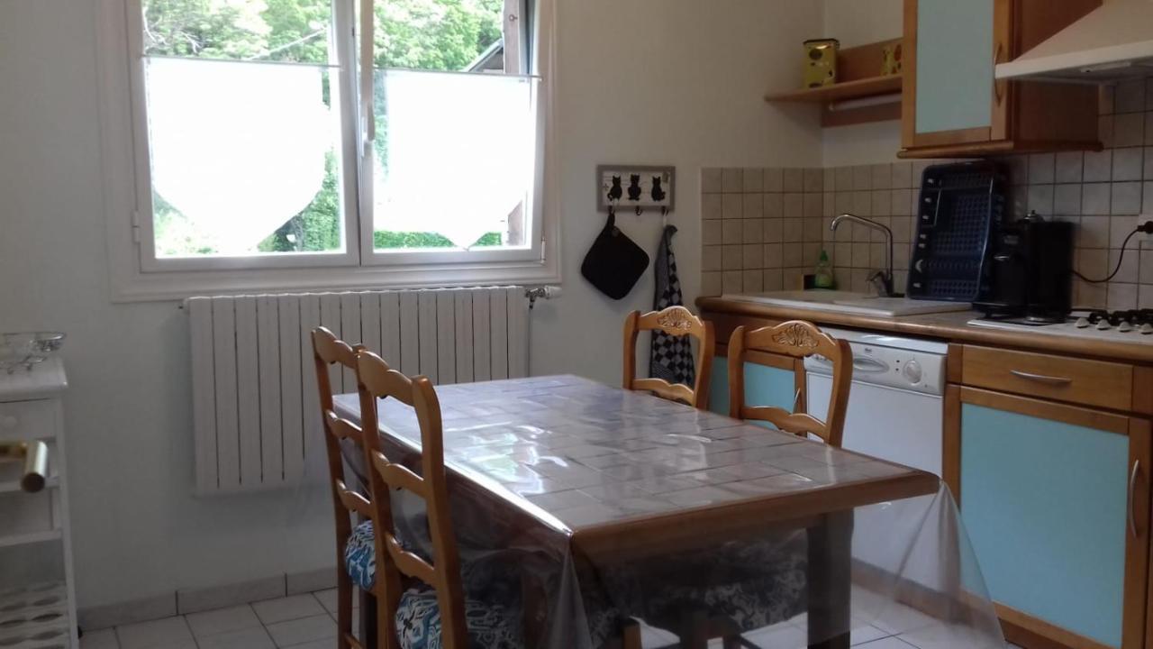 Location Vacances Saint Michel De Maurienne "Le Dahu" Appartement Buitenkant foto